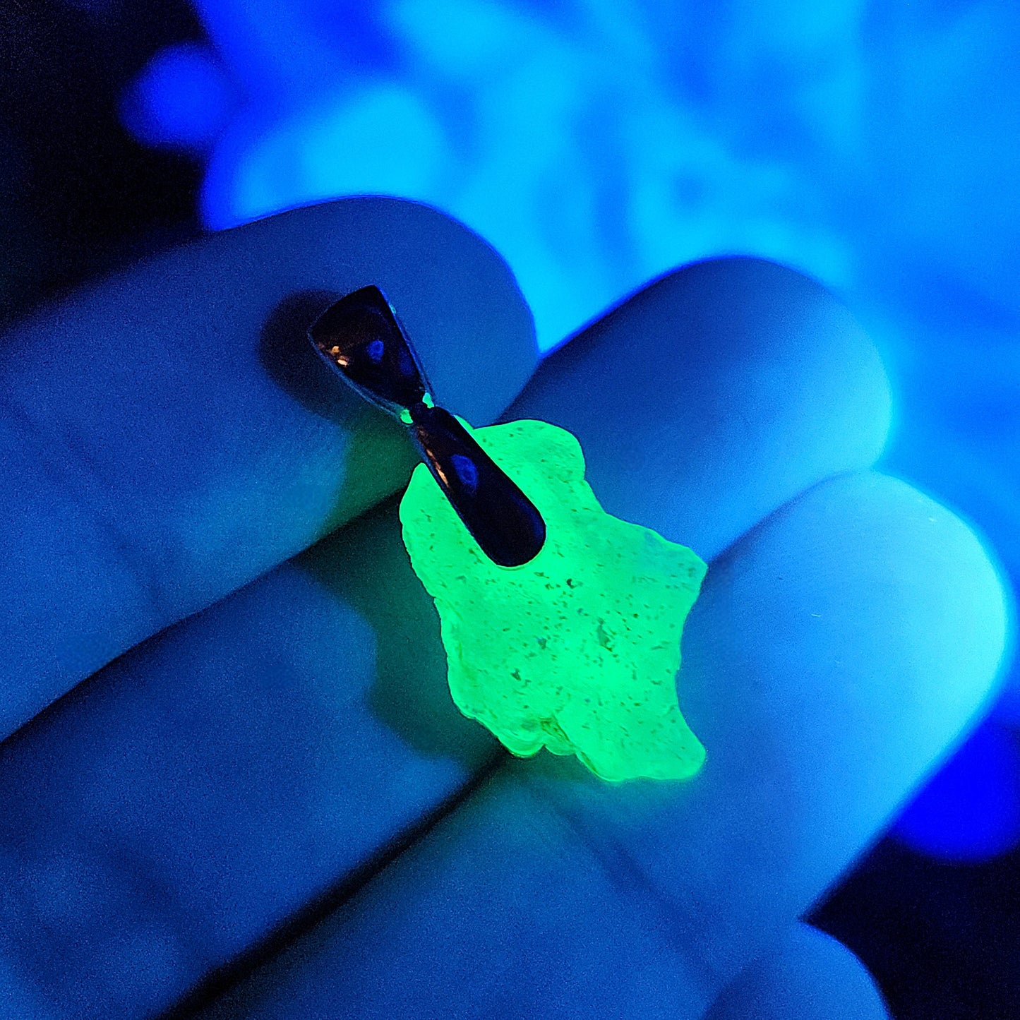 Hyalite Opal Pendant