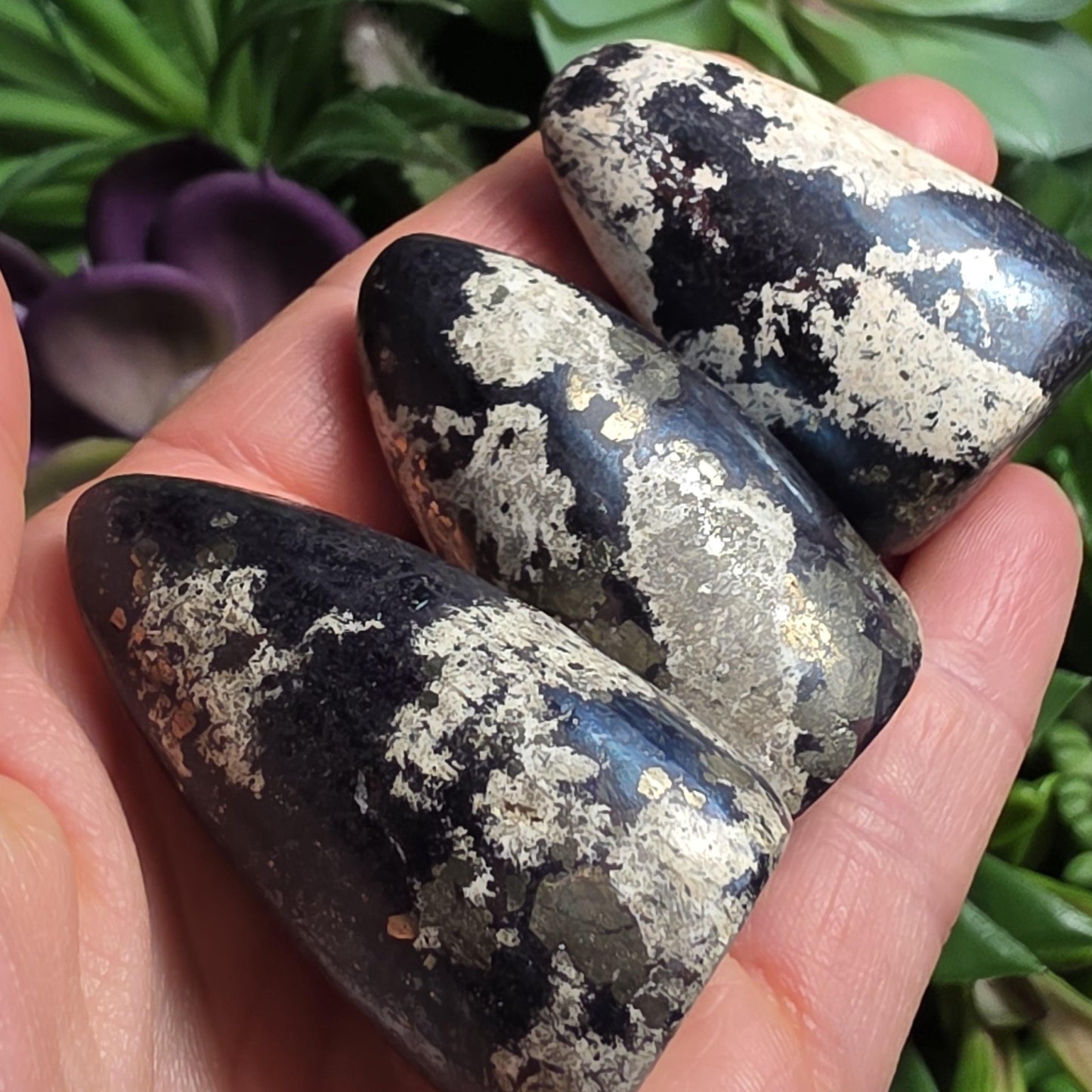Covellite Crystal Carving