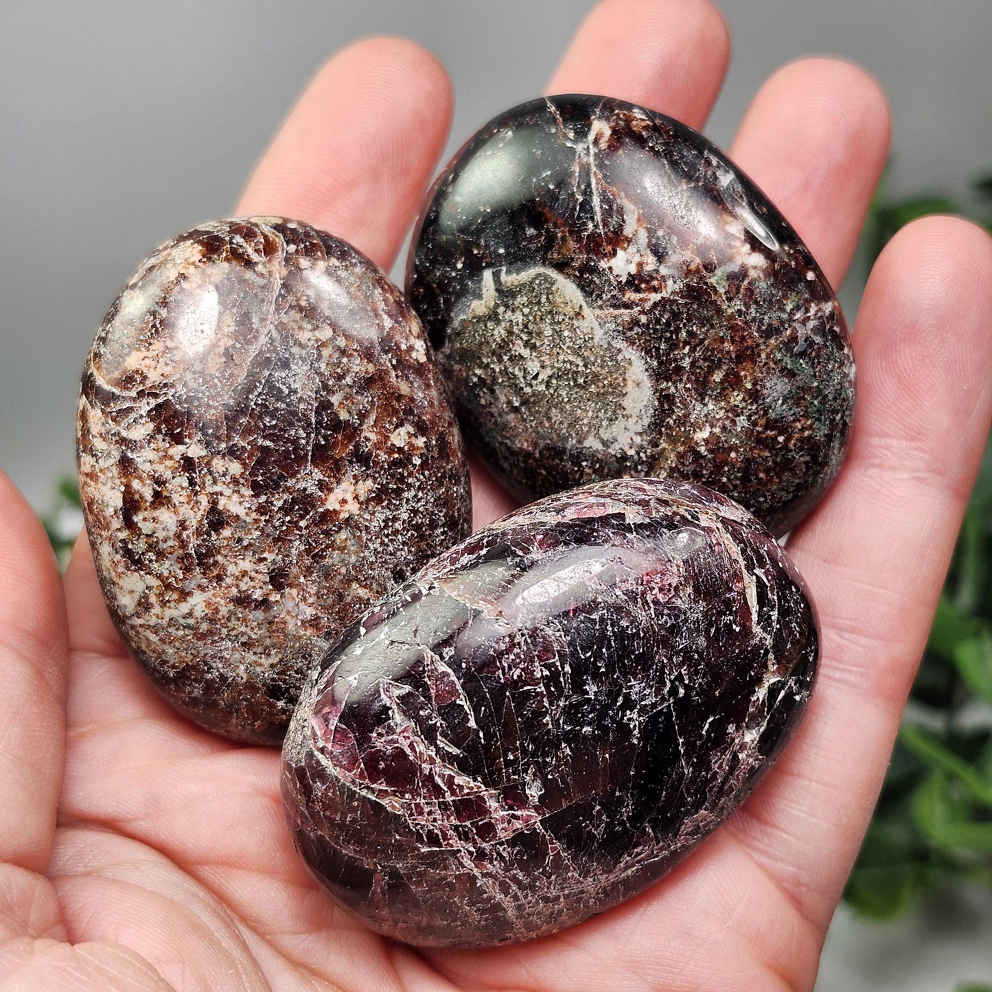 Red Garnet Palm Stone