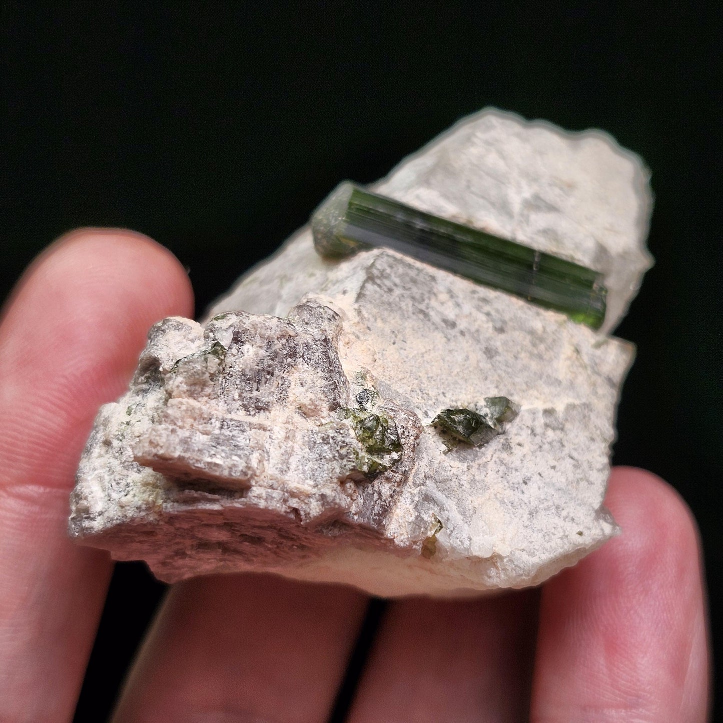 Green Tourmaline in Quartz 50g