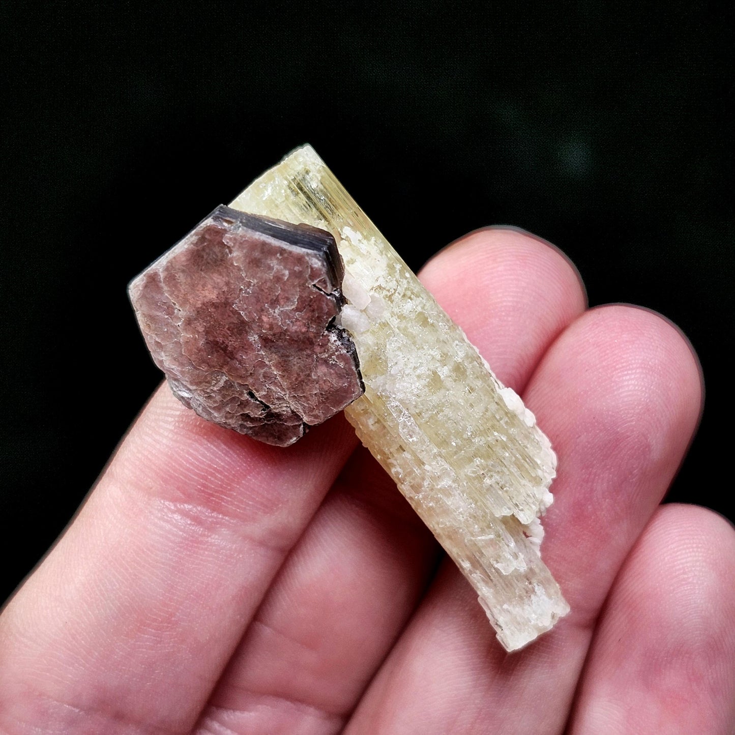 Golden Heliodor & Hexagonal Mica (9.4g)