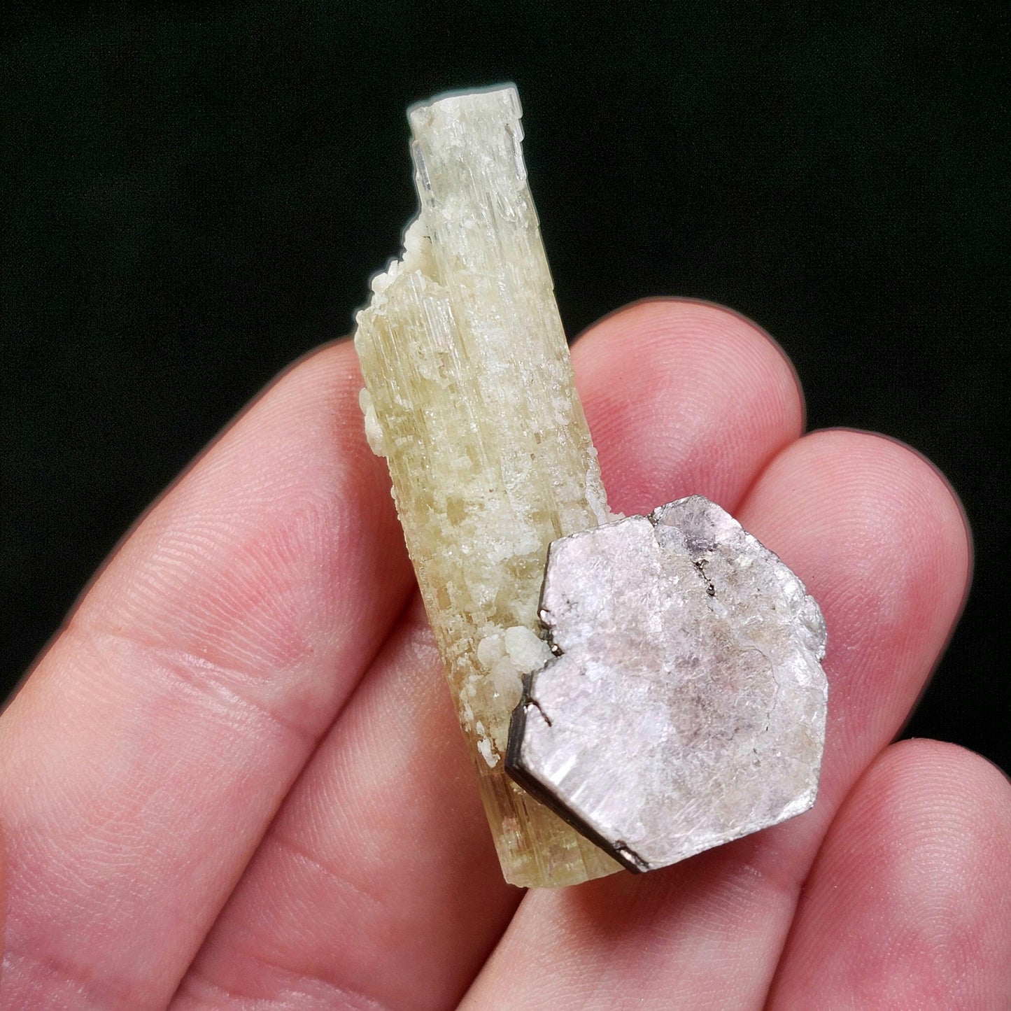 Golden Heliodor & Hexagonal Mica (9.4g)