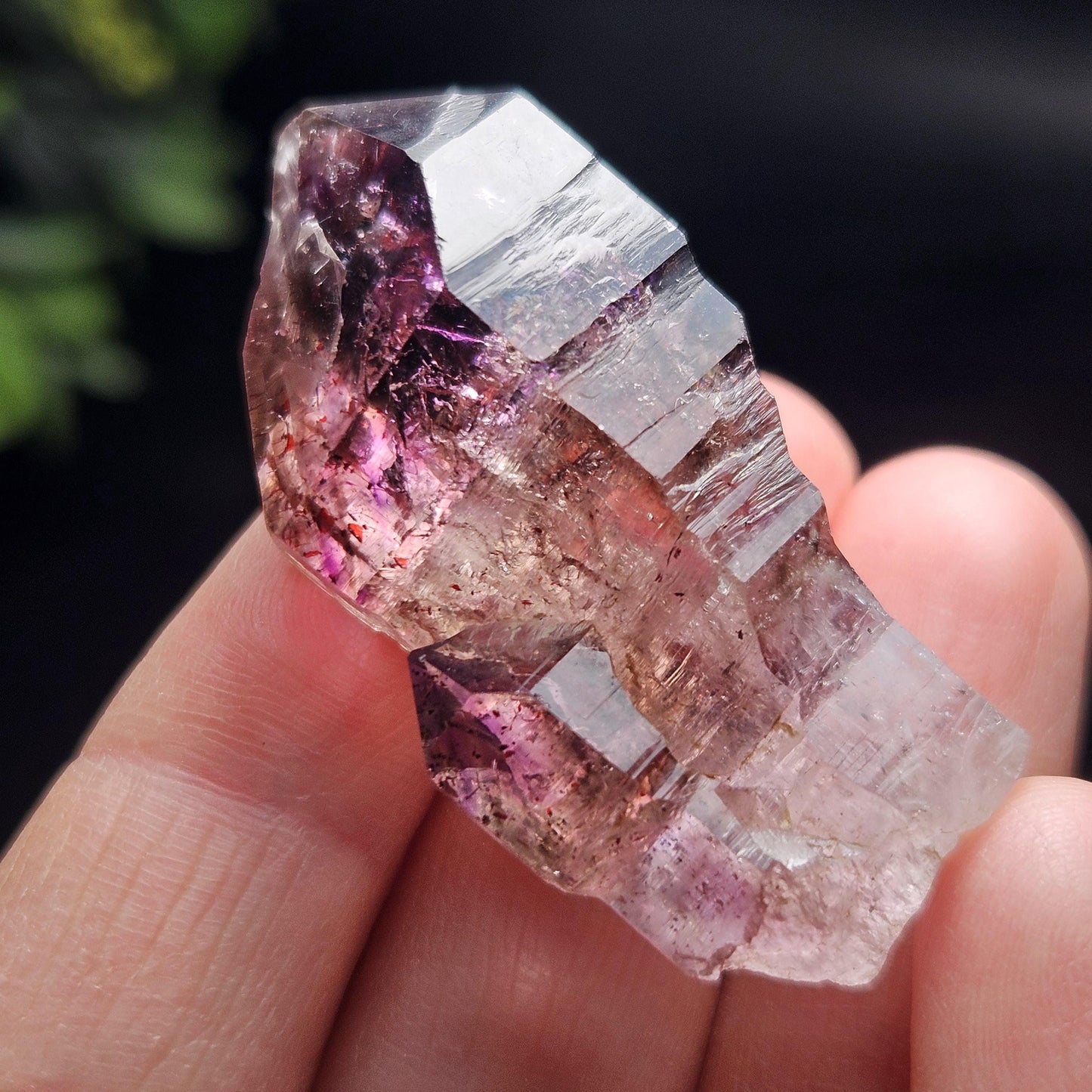 Enhydro Amethyst Scepter 22.49g, Moving Shangaan Quartz Crystal with Water Bubble from Zimbabwe