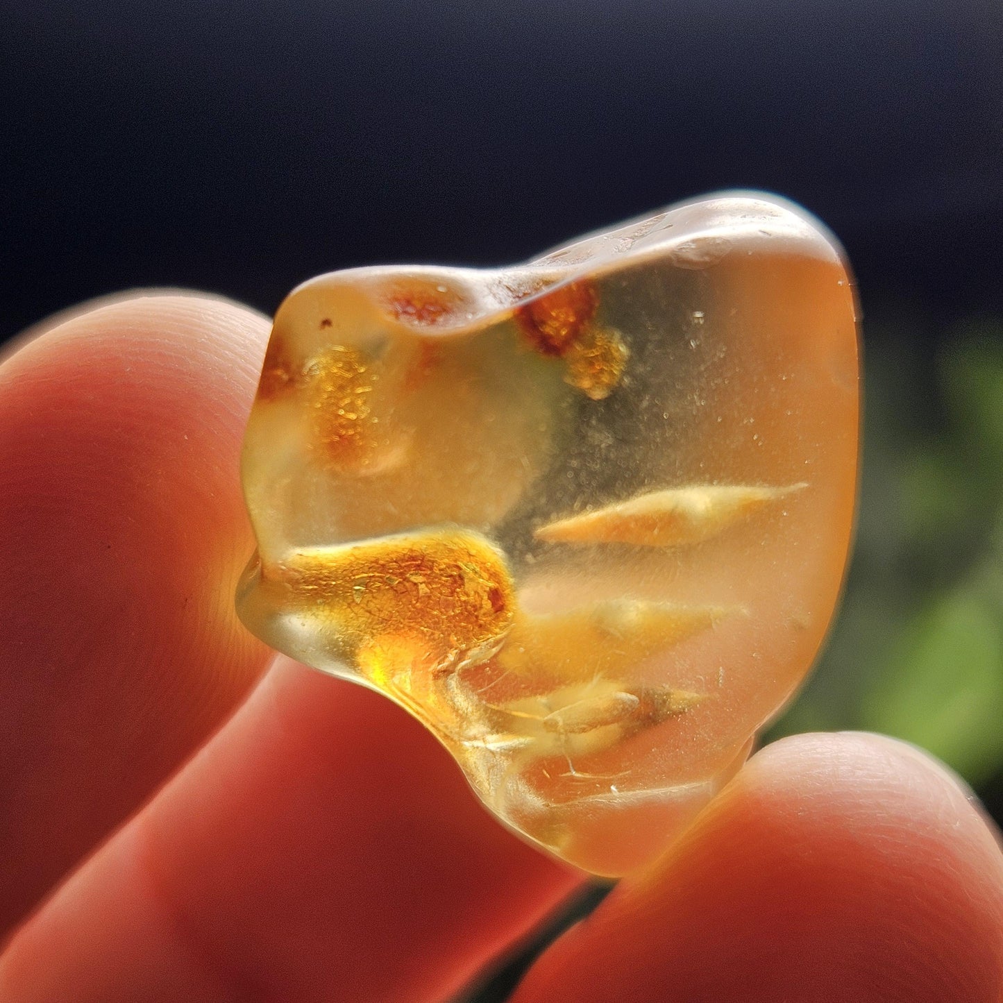 Enhydro Amber with MOVING Bubbles, 2.35g