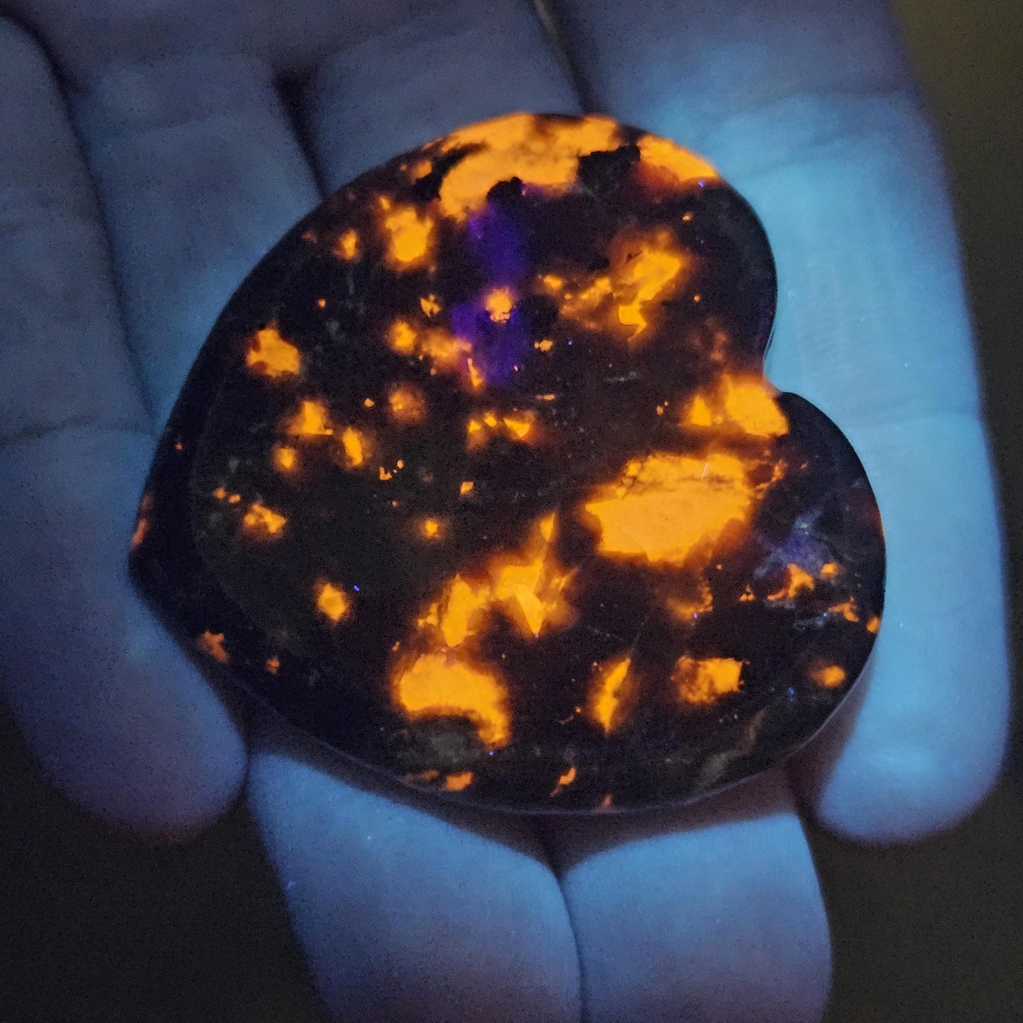 Yooperlite Crystal Heart (1.75"+)