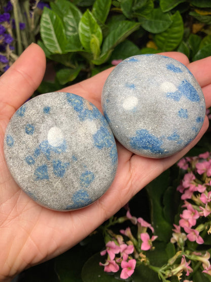 Blue Manganese in Quartz
