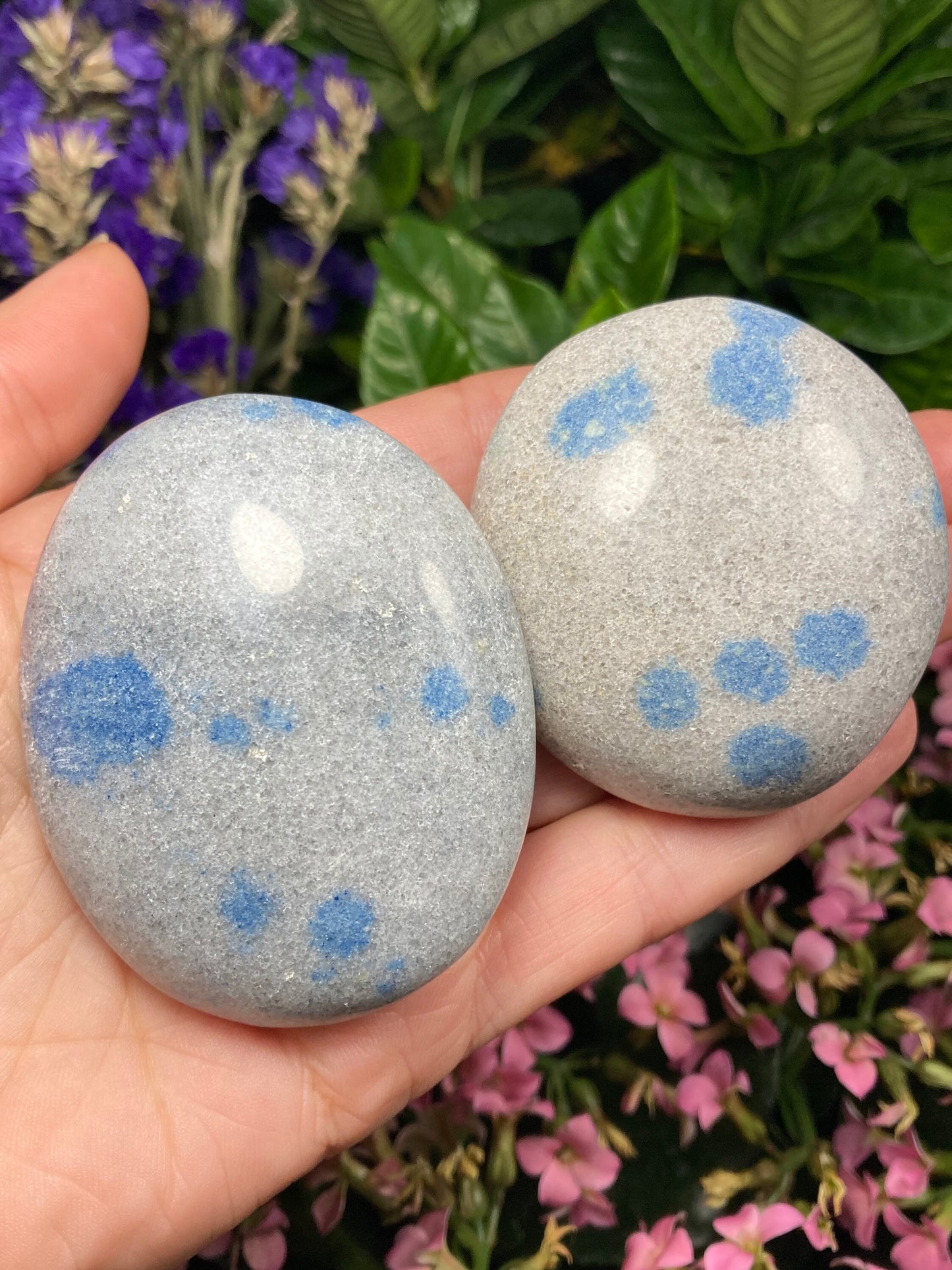 Blue Manganese in Quartz