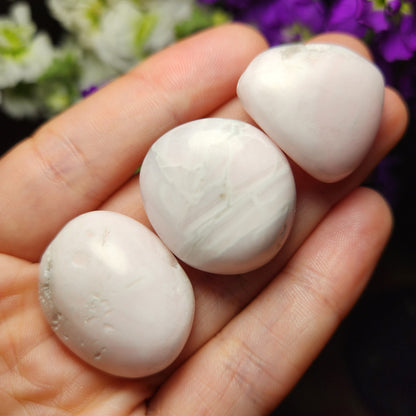 UV Reactive Calcite