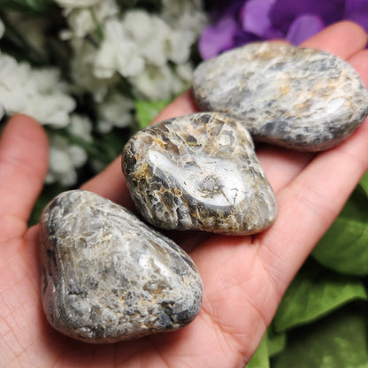 Blue Riebeckite in Quartz