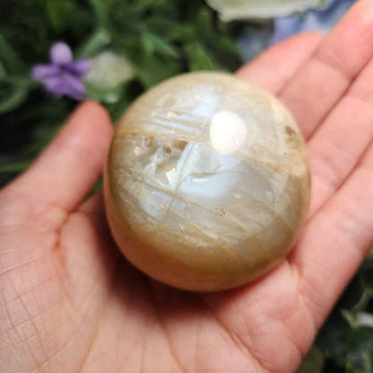 Moonstone Palm Stone
