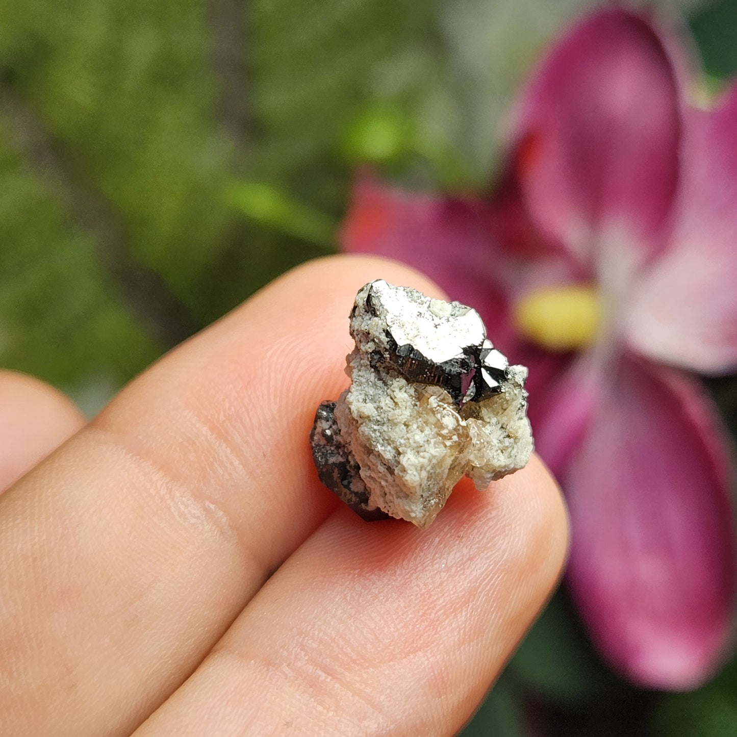 Bixbite Crystal