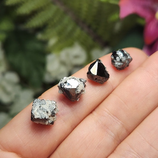 Bixbite Crystal