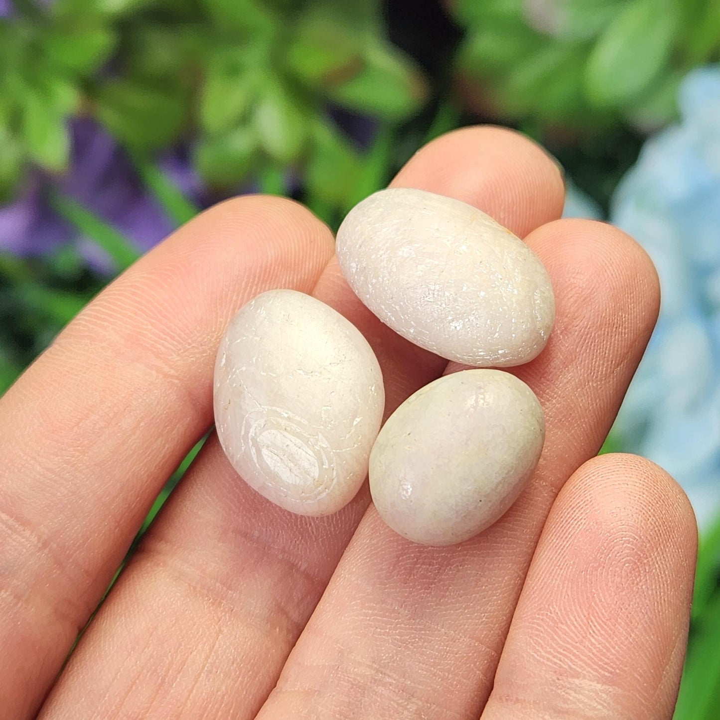 White Kunzite Tumbled Stone: Natural Spodumene Crystal, Polished Spodumene Specimens from Brazil