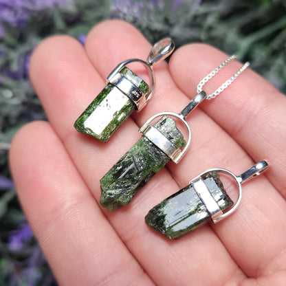 Chrome Diopside Pendant