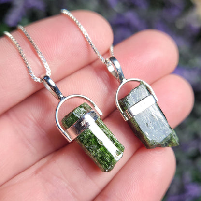 Chrome Diopside Pendant