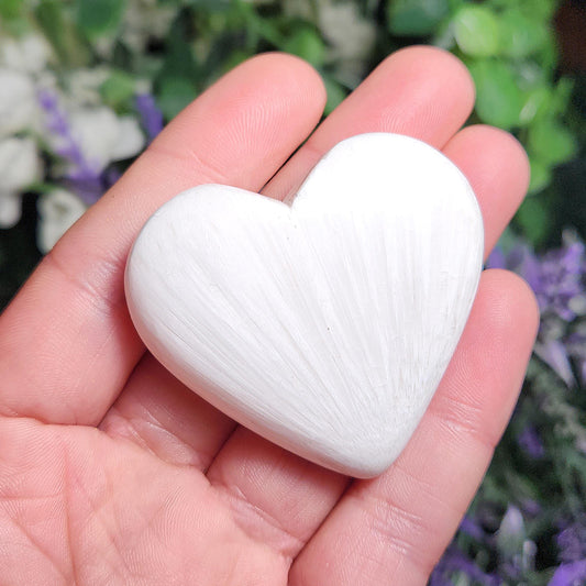 Scolecite Heart