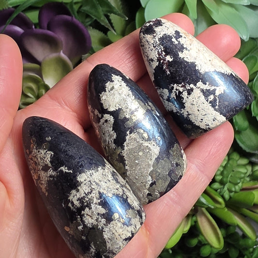 Covellite Crystal Carving