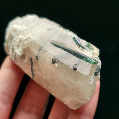 Green Tourmaline in Quartz 137g