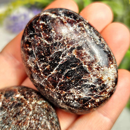 Red Garnet Palm Stone