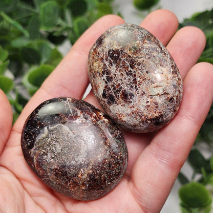 Red Garnet Palm Stone