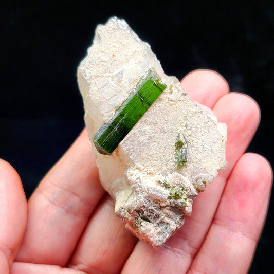 Green Tourmaline in Quartz 50g