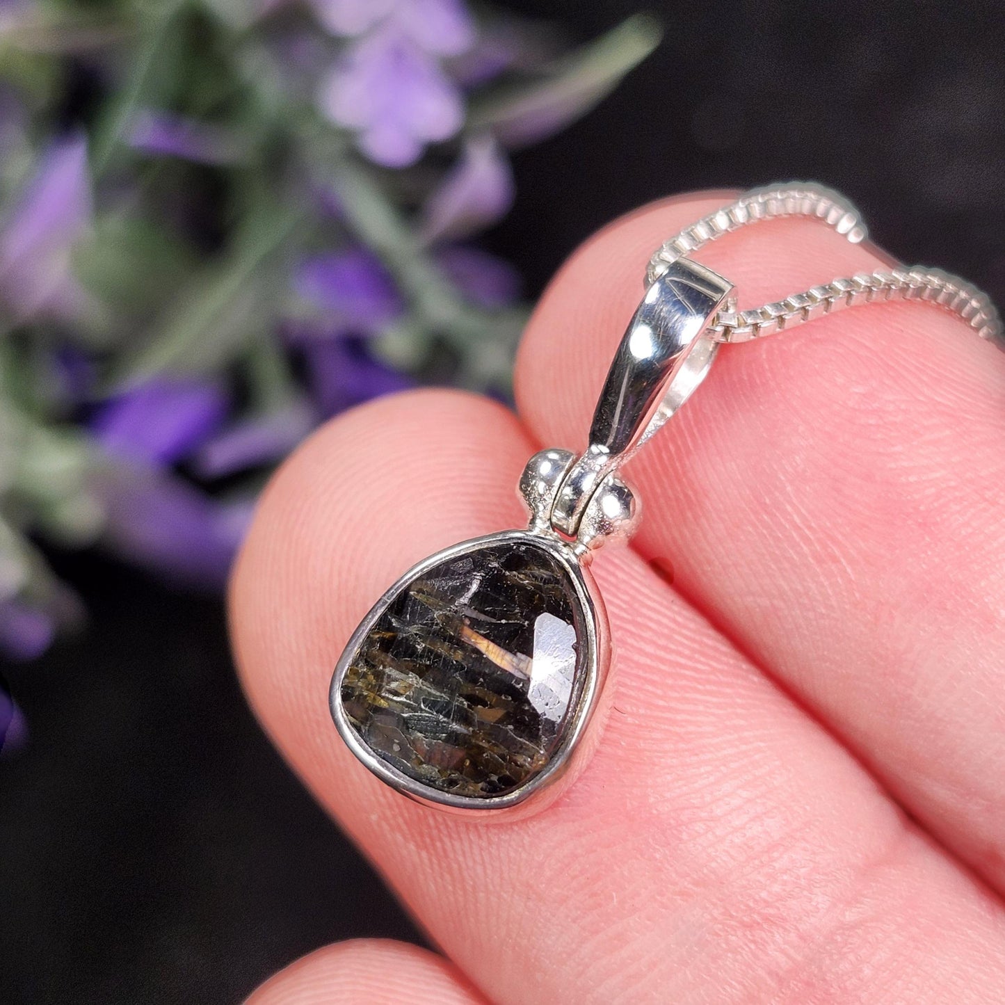 GREENLAND Nuummite Pendant