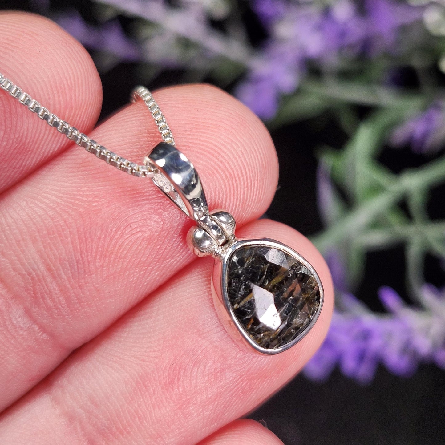 GREENLAND Nuummite Pendant