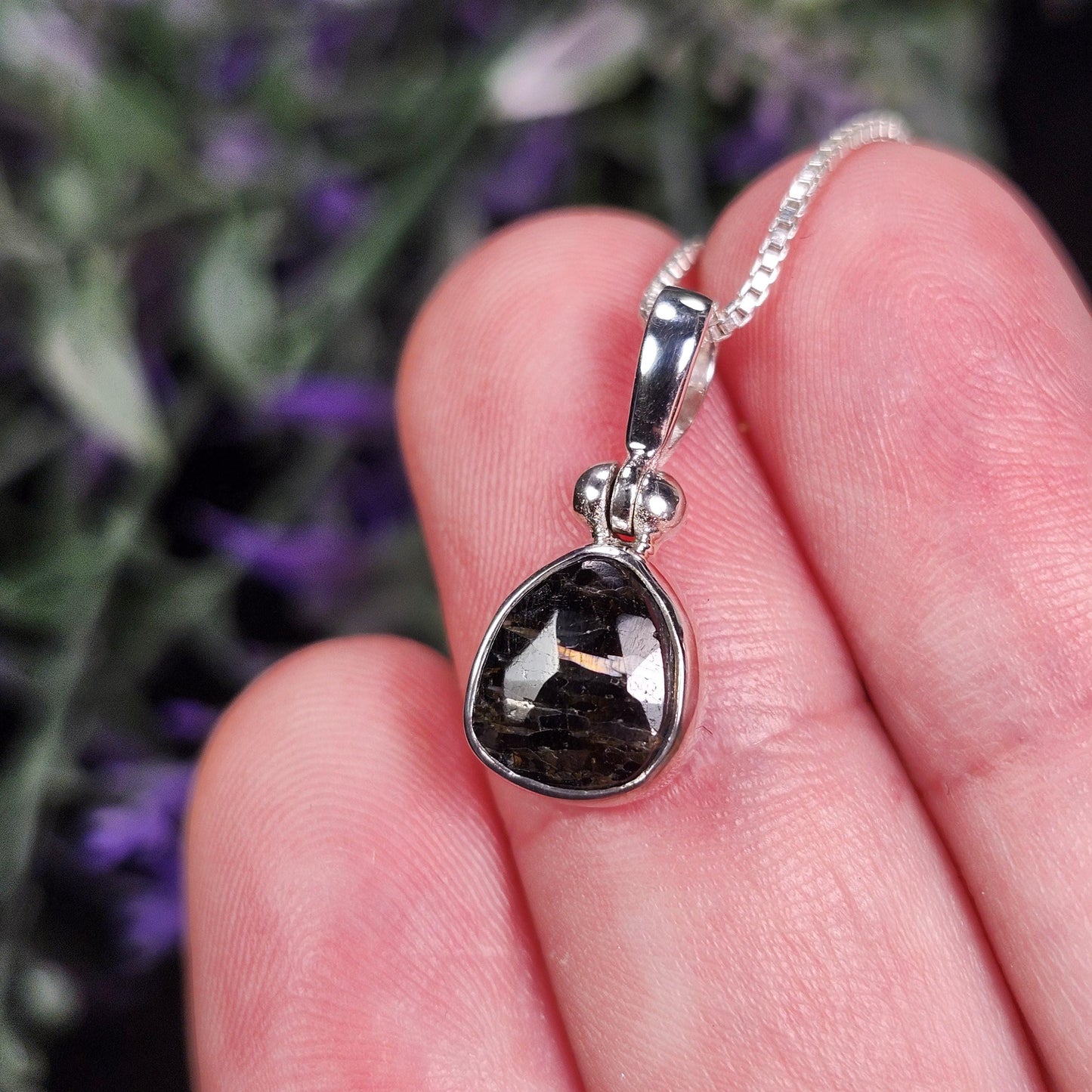GREENLAND Nuummite Pendant