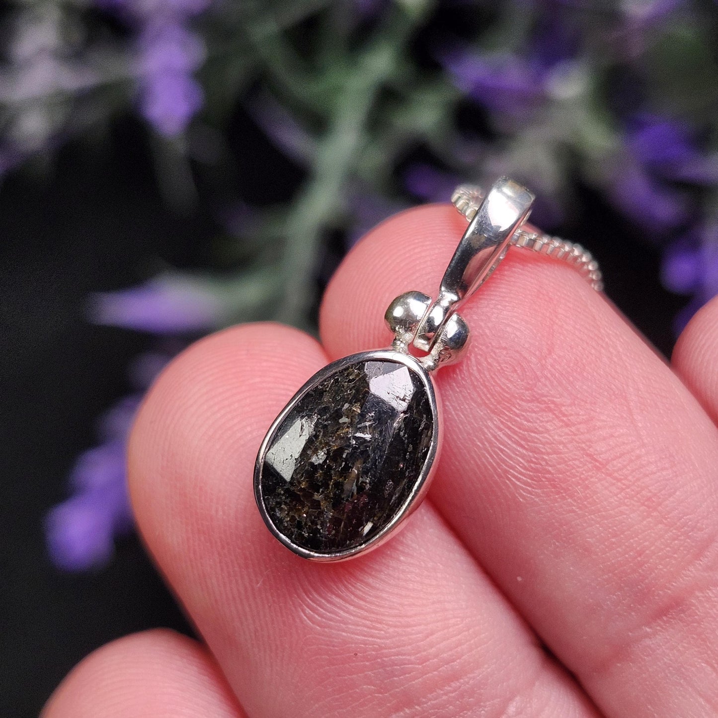 GREENLAND Nuummite Pendant