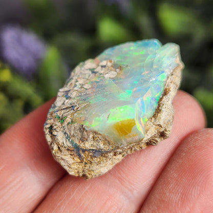 Raw Rainbow Opal Stone: 6.69g