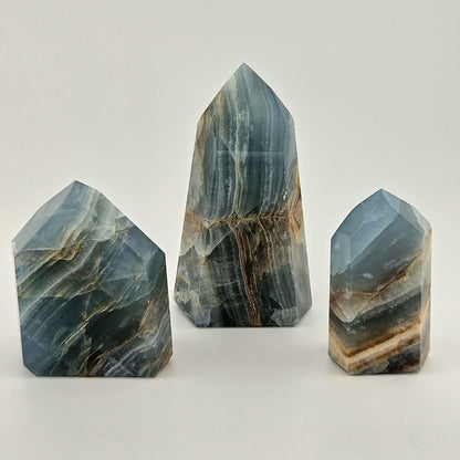 Blue Onyx Crystal Tower, Natural Brazilian Stone Carving, Onyx Crystal Carving