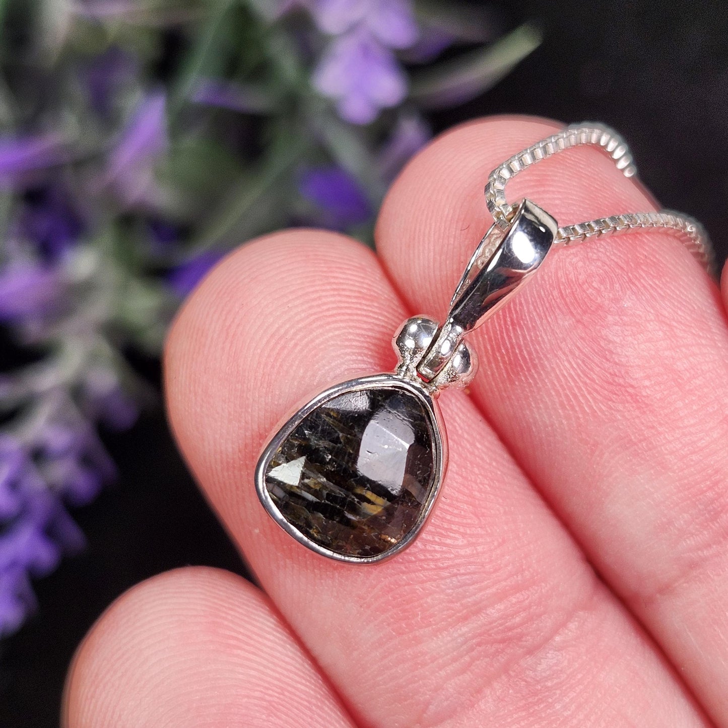 GREENLAND Nuummite Pendant