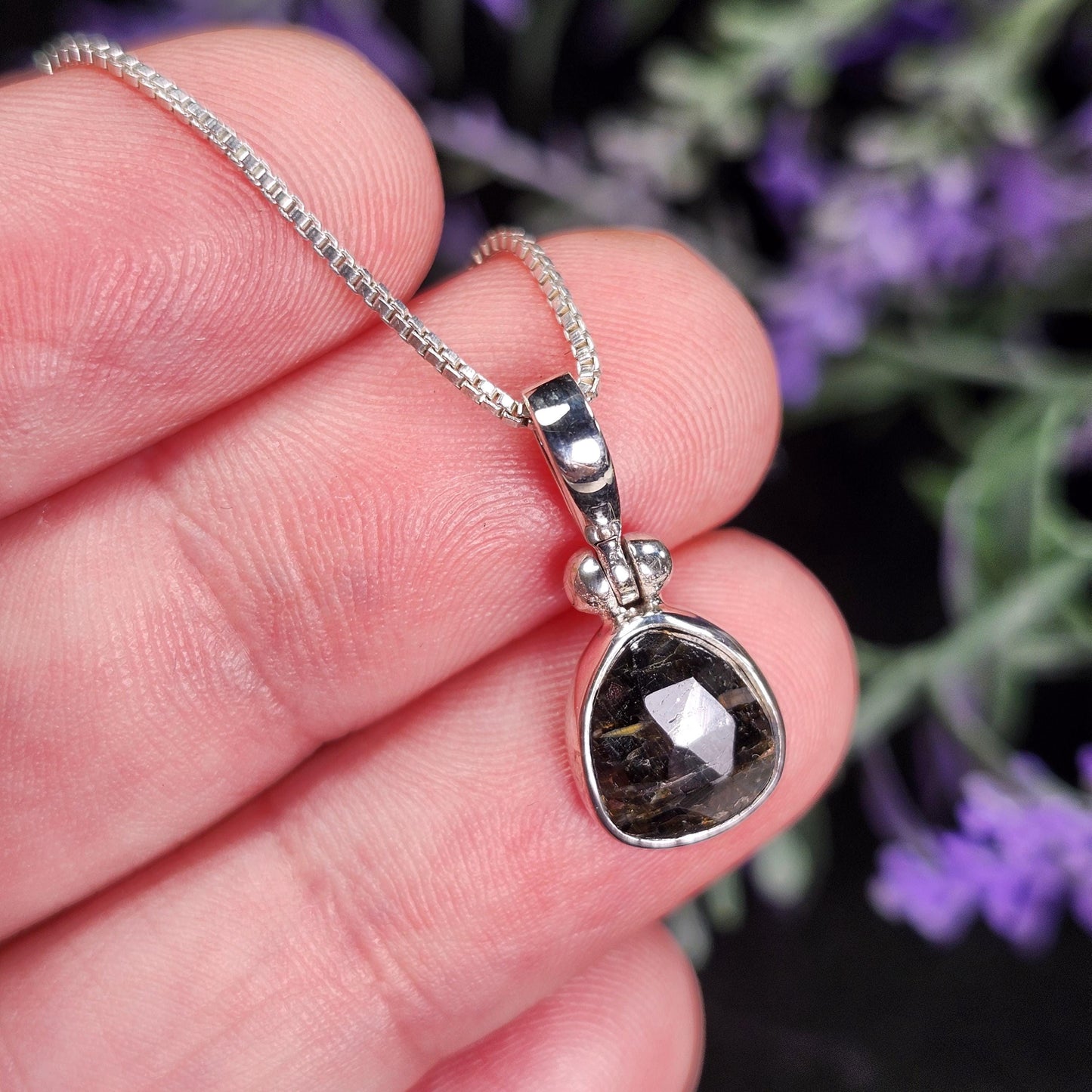 GREENLAND Nuummite Pendant