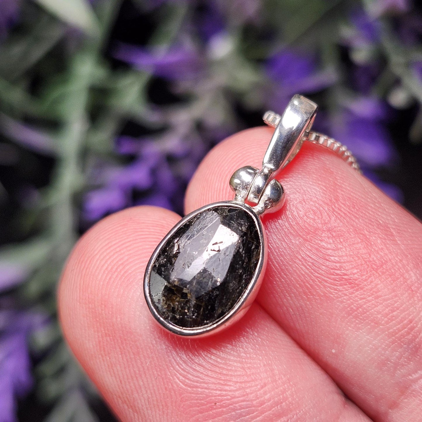 GREENLAND Nuummite Pendant