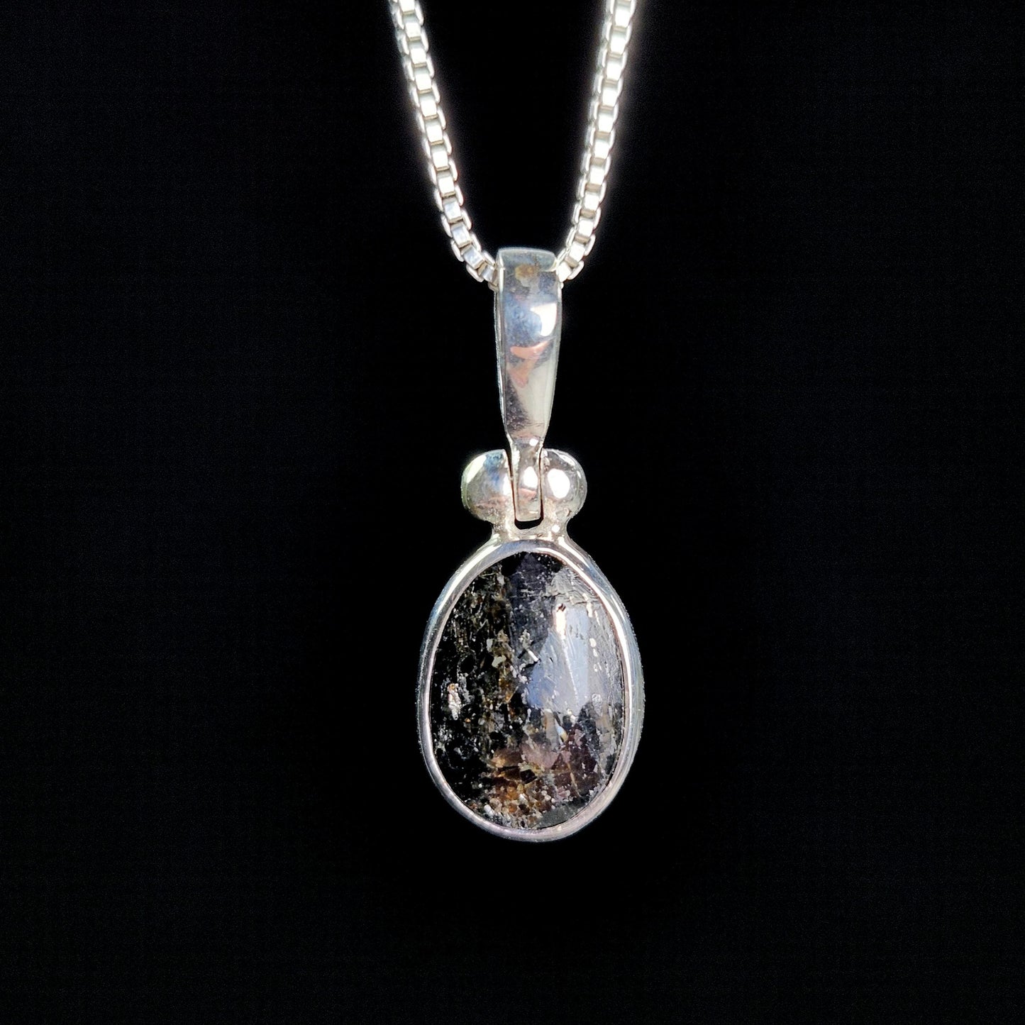 GREENLAND Nuummite Pendant