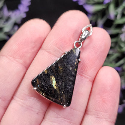 GREENLAND Nuummite Pendant