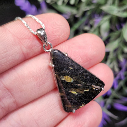 GREENLAND Nuummite Pendant