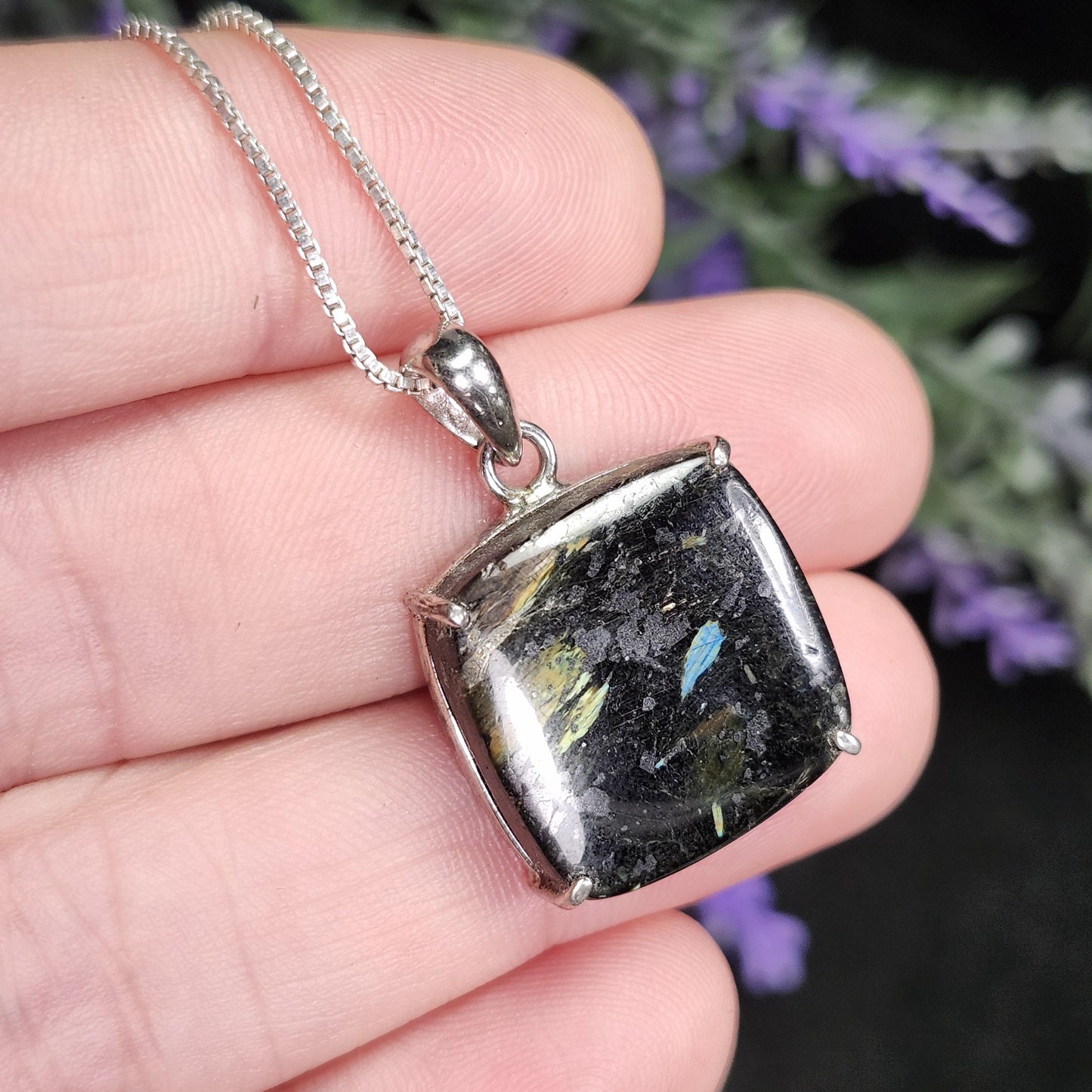 GREENLAND Nuummite Pendant