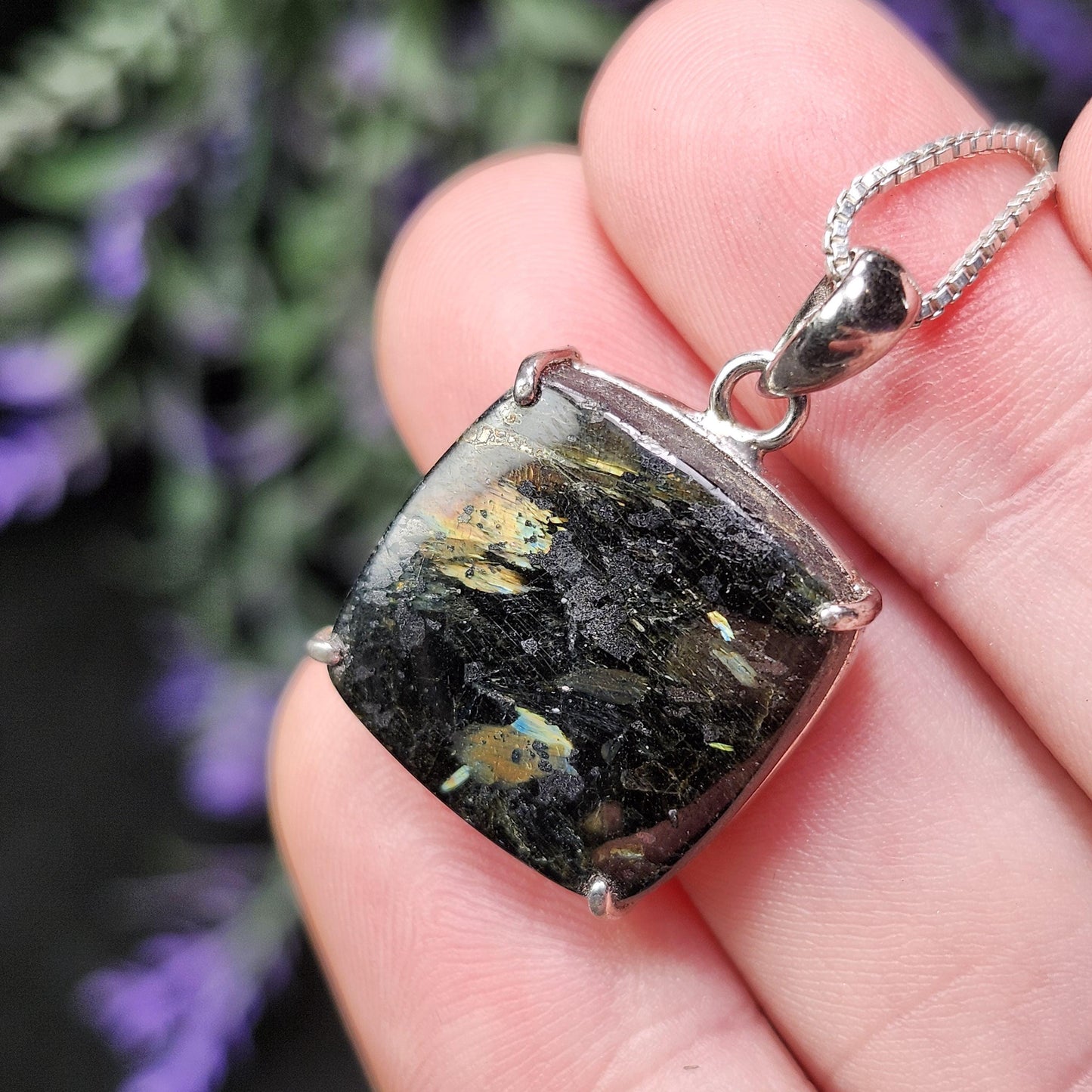 GREENLAND Nuummite Pendant