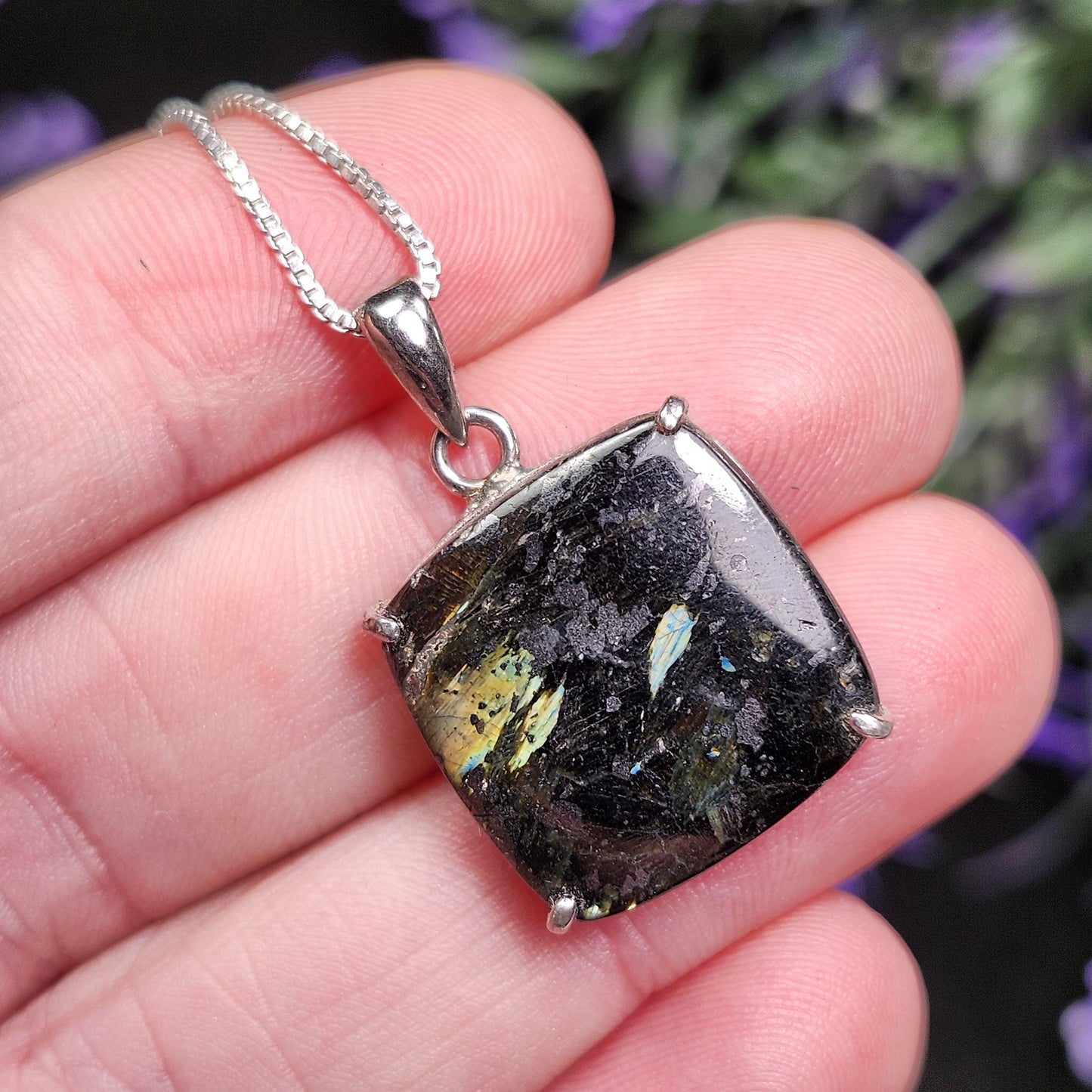 GREENLAND Nuummite Pendant