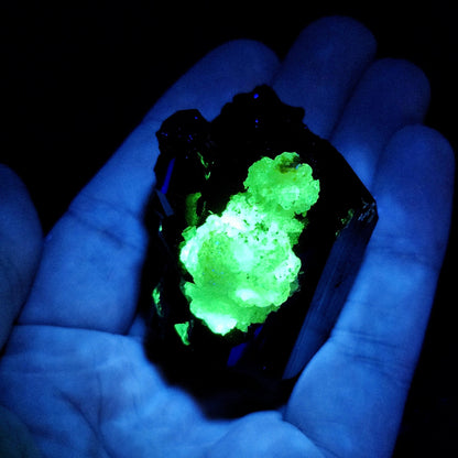 Hyalite Opal & Black Tourmaline 82g