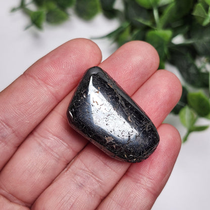 Black Manganese Crystal