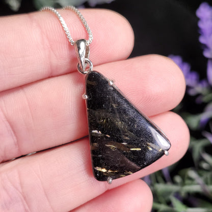 GREENLAND Nuummite Pendant