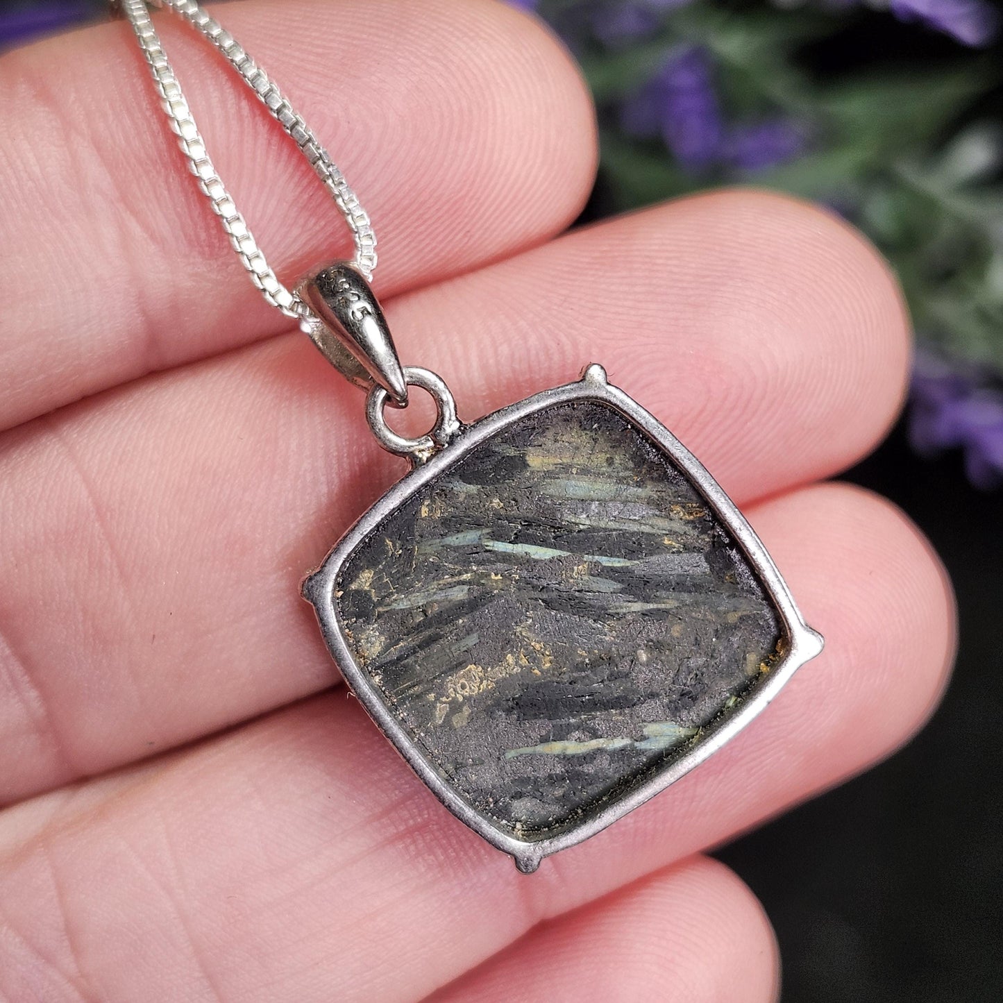 GREENLAND Nuummite Pendant