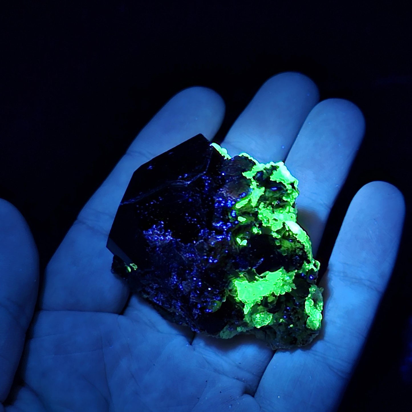 Hyalite Opal & Black Tourmaline 87g