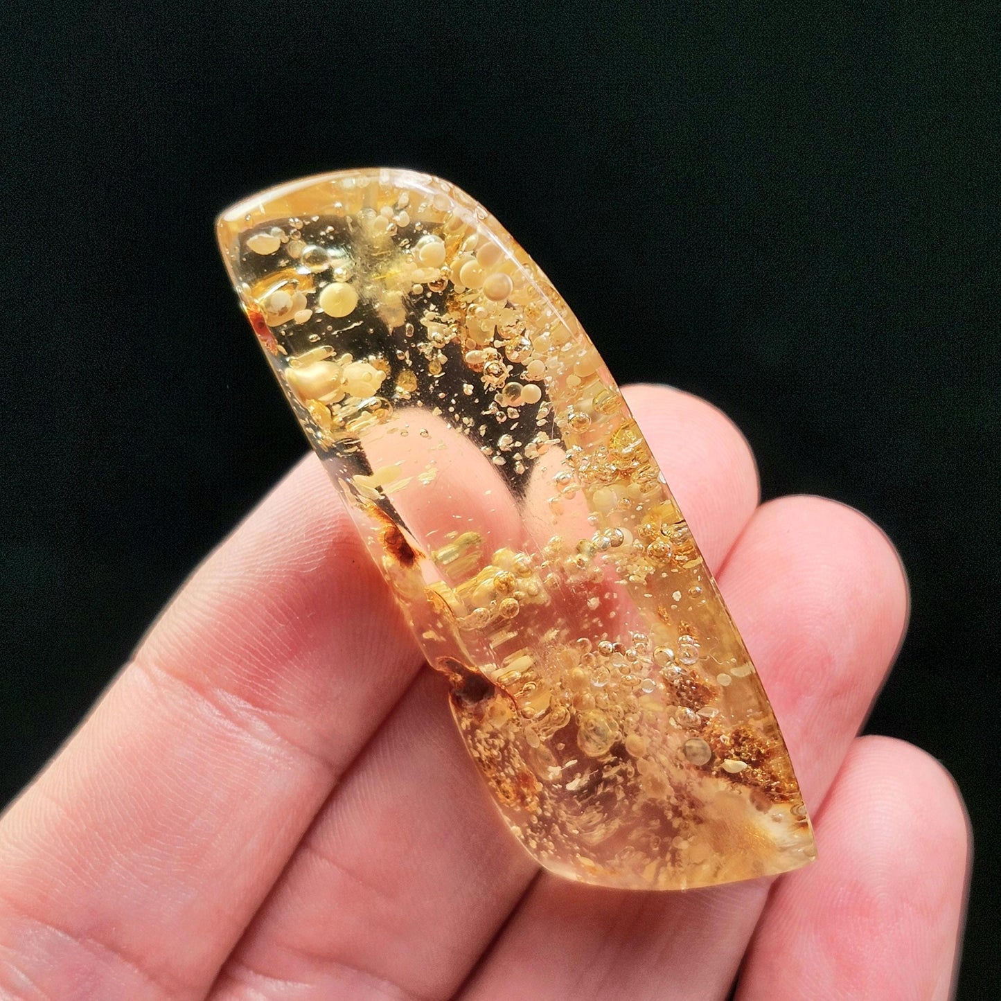 Amber with Moving Enhydro & Insects 6.8g