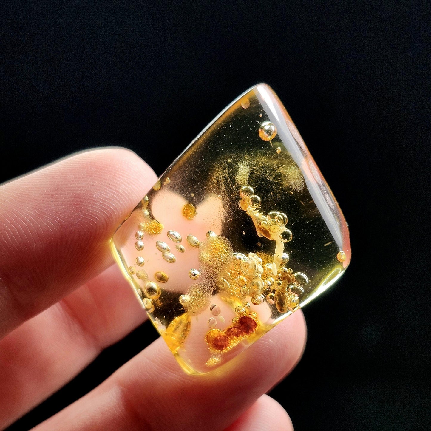 MOVING Enhydro AMBER with Bugs 3.7g