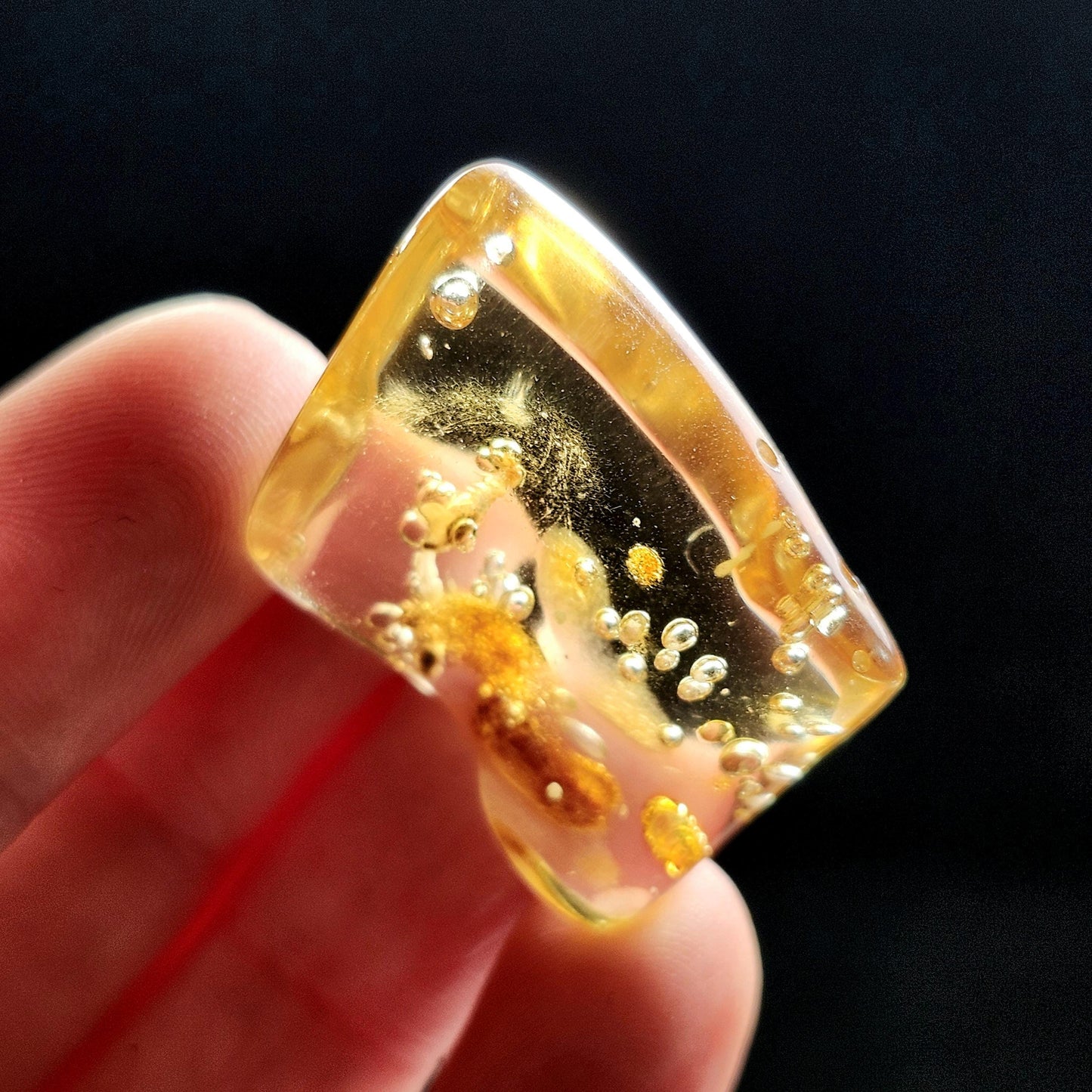 MOVING Enhydro AMBER with Bugs 3.7g