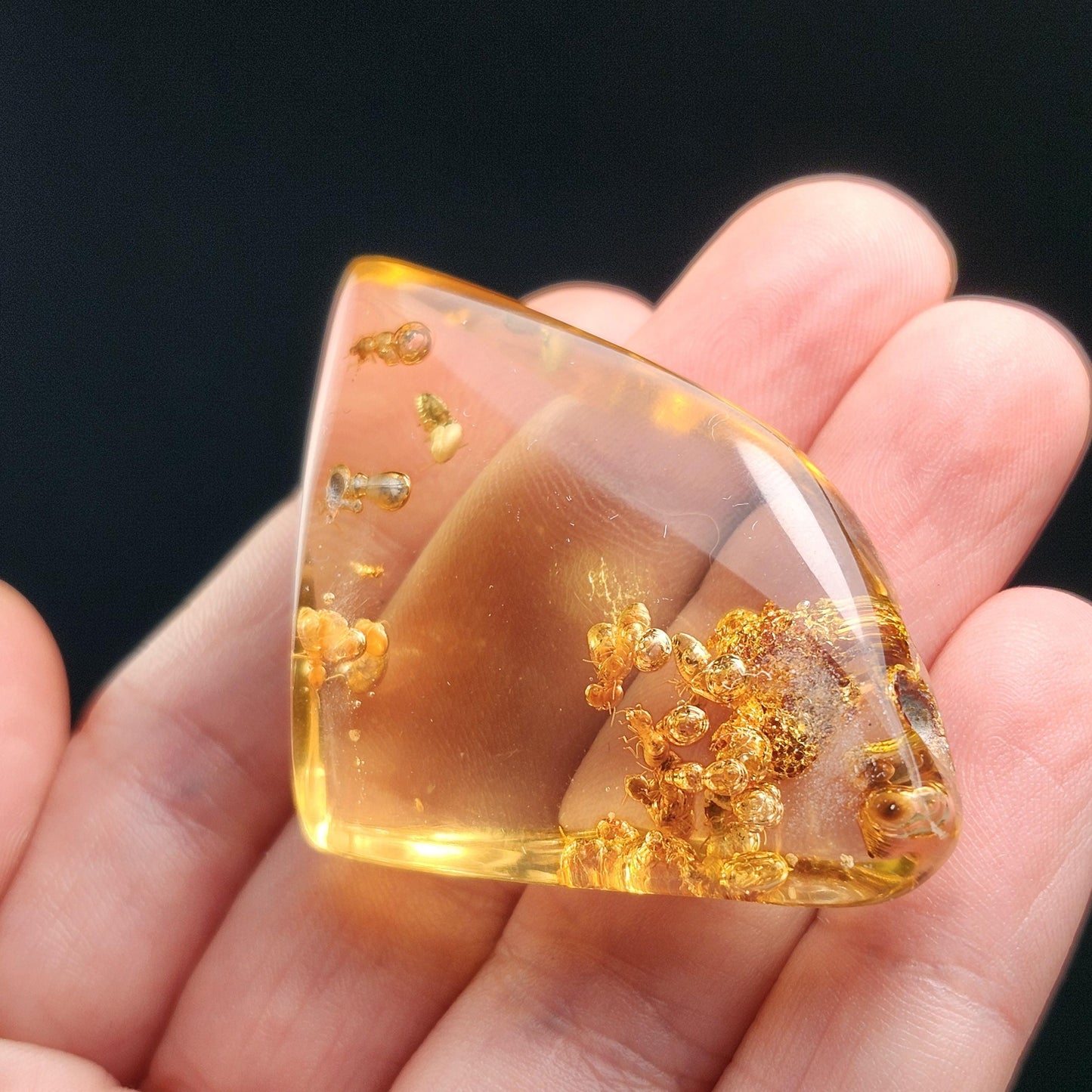Amber with Bugs & Static ENHYDRO 10.5g