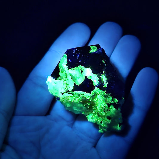 Hyalite Opal & Black Tourmaline 87g